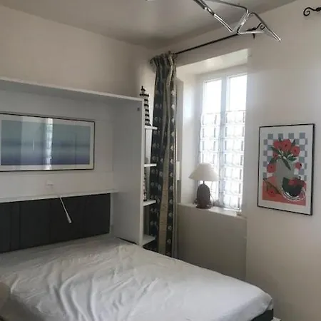 Holiday home Cap Sur ,maisons Centre-ville Jardin Melange Art Fleurs La Flotte