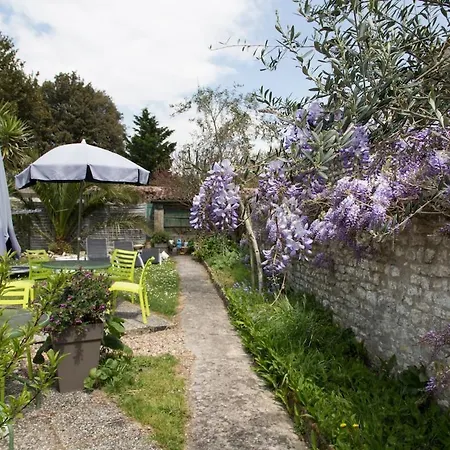 Holiday home Cap Sur ,maisons Centre-ville Jardin Melange Art Fleurs La Flotte