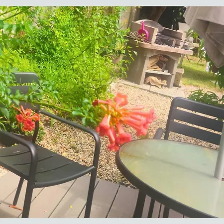 Semesterbostad Cap Sur ,maisons Centre-ville Jardin Melange Art Fleurs La Flotte