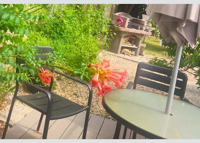 Semesterbostad Cap Sur ,maisons Centre-ville Jardin Melange Art Fleurs La Flotte