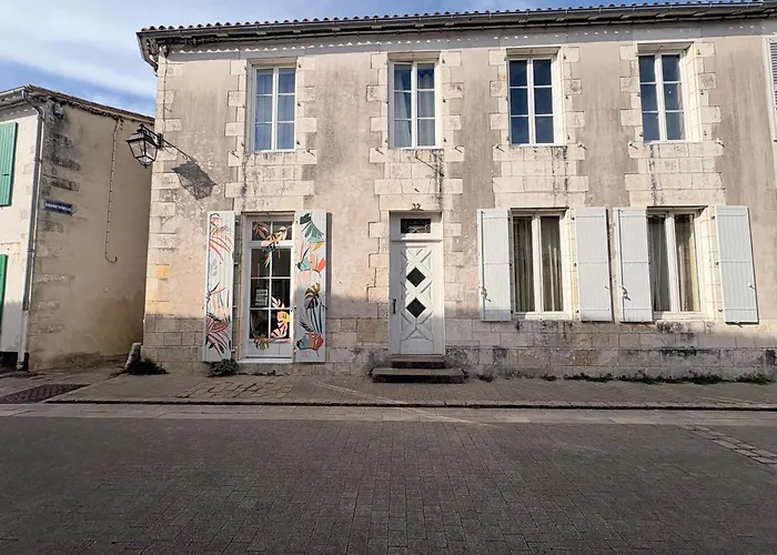 Semesterbostad Cap Sur ,maisons Centre-ville Jardin Melange Art Fleurs